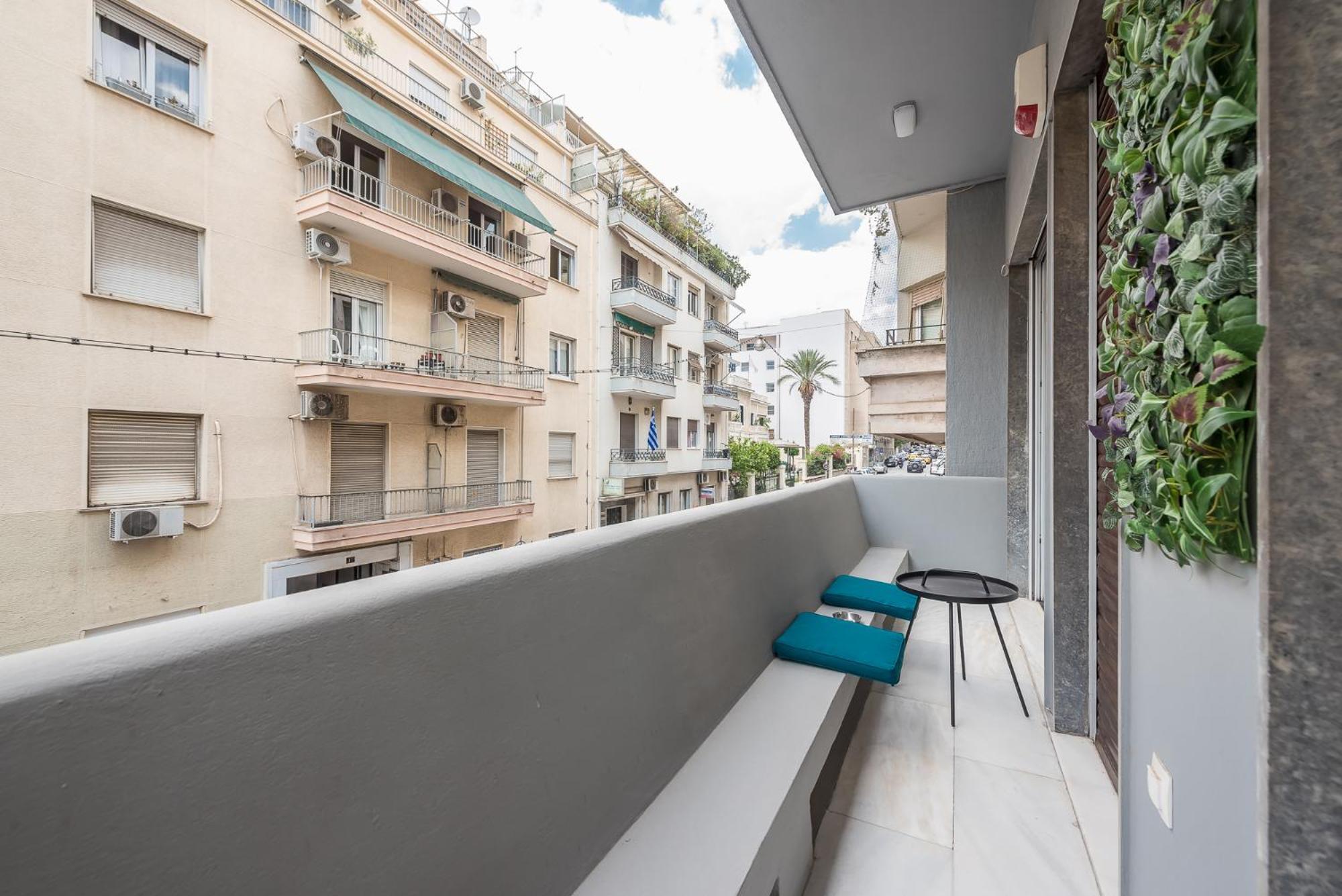 The Luxury Suite By Cloudkeys Athens Exterior photo